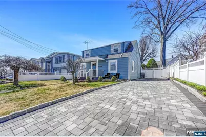 38 Henry Street, Elmwood Park, NJ 07407 - Photo 4