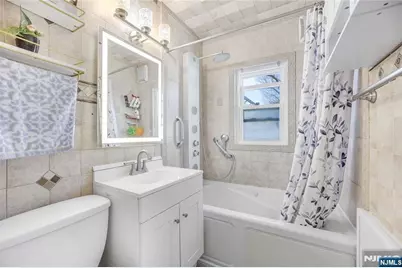 38 Henry Street, Elmwood Park, NJ 07407 - Photo 16