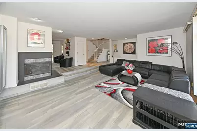 64 Lakeview Drive, Old Tappan, NJ 07675 - Photo 4