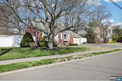 41 Taggart Way, Saddle Brook Township, NJ 07663 - Photo 2