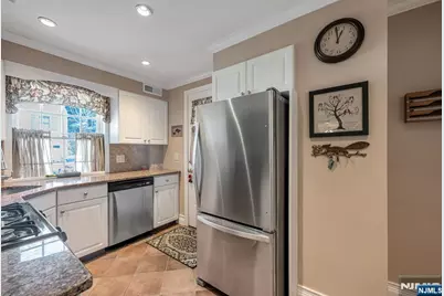 3 Ashburn Place, Fair Lawn, NJ 07410 - Photo 10