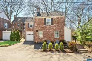 3 Ashburn Pl, Fair Lawn, NJ 07410 - Photo 2