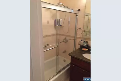 2000 Linwood Avenue 23N #23N, Fort Lee, NJ 07024 - Photo 12