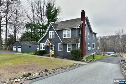 182 Airmont Avenue, Mahwah, NJ 07430 - Photo 10