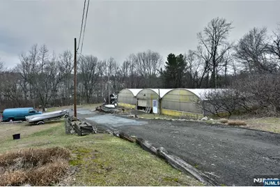 182 Airmont Avenue, Mahwah, NJ 07430 - Photo 12