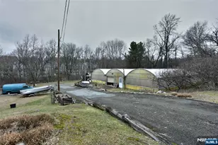 182 Airmont Ave, Mahwah, NJ 07430 - Photo 12