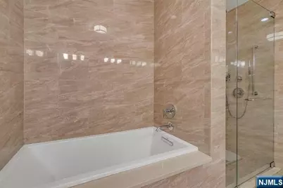 9 Somerset Lane 617 #617, Edgewater, NJ 07020 - Photo 26