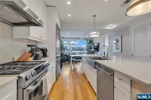 9 Somerset Ln 617, Edgewater, NJ 07020 - Photo 2