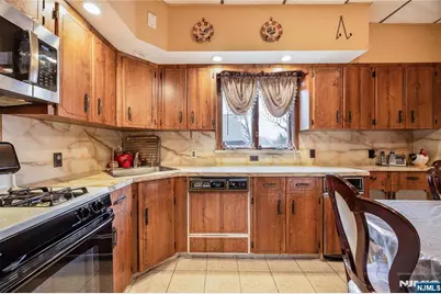 38 Stewart Street, Passaic, NJ 07055 - Photo 24