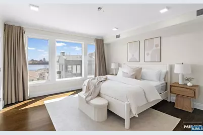 640 Undercliff Avenue, Edgewater, NJ 07020 - Photo 16