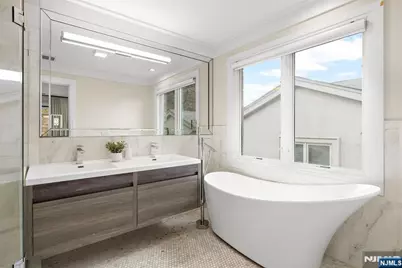 640 Undercliff Avenue, Edgewater, NJ 07020 - Photo 28