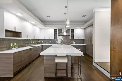 640 Undercliff Avenue, Edgewater, NJ 07020 - Photo 8