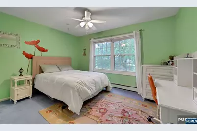5 Pelican Court, Paramus, NJ 07652 - Photo 16