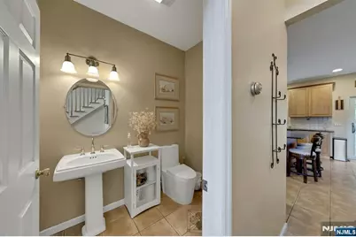5 Pelican Court, Paramus, NJ 07652 - Photo 10