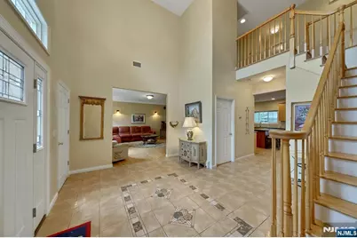 5 Pelican Court, Paramus, NJ 07652 - Photo 2