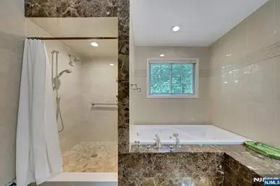 5 Pelican Court, Paramus, NJ 07652 - Photo 14