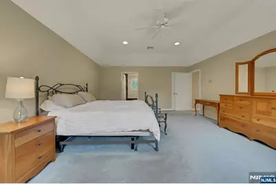 5 Pelican Court, Paramus, NJ 07652 - Photo 12