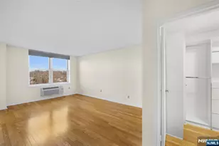 300 Main Street 811, Little Falls Township, NJ 07424 - Photo 18