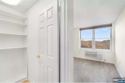 300 Main Street 811 #811, Little Falls Township, NJ 07424 - Photo 14