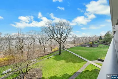 4 Horizon Road G5 #G5, Fort Lee, NJ 07024 - Photo 12