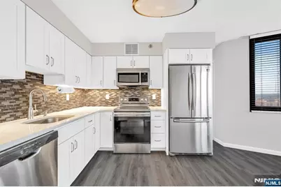 326 Prospect Avenue 8E #8E, Hackensack, NJ 07601 - Photo 8