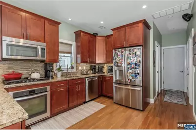 204 Hayward Place, Wallington, NJ 07057 - Photo 18