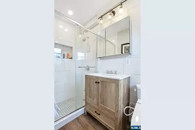 454 Myrtle Avenue 454 #454, Fort Lee, NJ 07024 - Photo 10