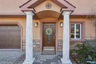 2 Ivy Ln, Wallington, NJ 07057 - Photo 4