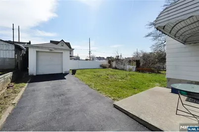 132 Catherine Avenue, Saddle Brook Township, NJ 07663 - Photo 18