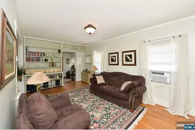 132 Catherine Avenue, Saddle Brook Township, NJ 07663 - Photo 4