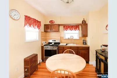 132 Catherine Avenue, Saddle Brook Township, NJ 07663 - Photo 10