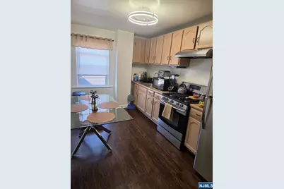 310-312 Palisade Avenue 2 #2, Bogota, NJ 07603 - Photo 2