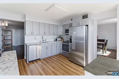 326 Prospect Avenue 11E #11E, Hackensack, NJ 07601 - Photo 8