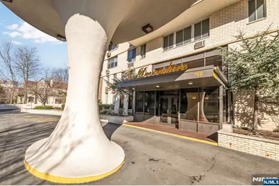 160 Overlook Avenue 3A #3A, Hackensack, NJ 07601 - Photo 2