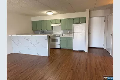 281 Park Street 3B #3B, Hackensack, NJ 07601 - Photo 1