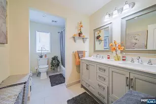 1003 Cumbermeade Rd, Fort Lee, NJ 07024 - Photo 10