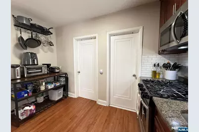 257 Bell Avenue 1st Fl #1st fl, Hasbrouck Heights, NJ 07604 - Photo 14