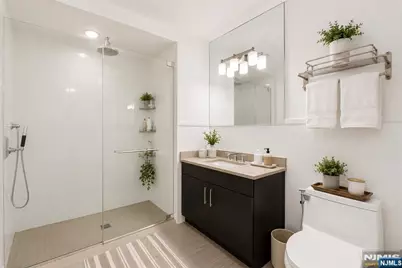 9 Somerset Lane 408 #408, Edgewater, NJ 07020 - Photo 4