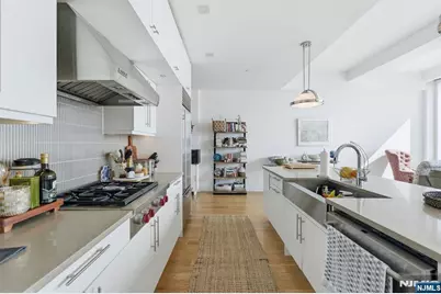 9 Somerset Lane 408 #408, Edgewater, NJ 07020 - Photo 8