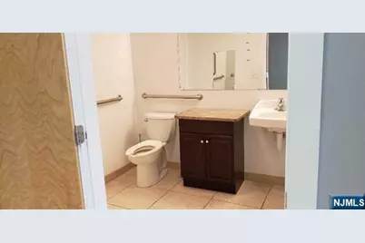 312-314 Bergen Boulevard A #A, Fairview, NJ 07022 - Photo 4