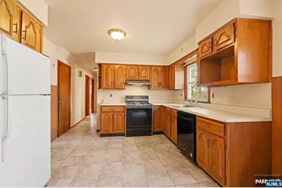 677 Greeley Avenue, Fairview, NJ 07022 - Photo 10