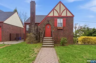 820 Elizabeth St, Ridgefield, NJ 07657 - Photo 2