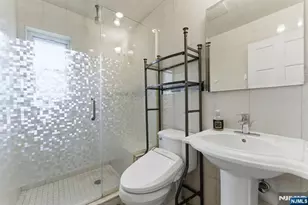 820 Elizabeth St, Ridgefield, NJ 07657 - Photo 12