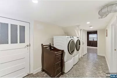 820 Elizabeth Street, Ridgefield, NJ 07657 - Photo 18