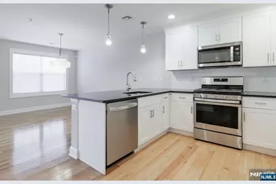 2-48 Grove Avenue 20 #20, Cedar Grove, NJ 07009 - Photo 4