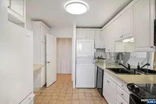 1 Claridge Dr 523, Verona, NJ 07044 - Photo 10