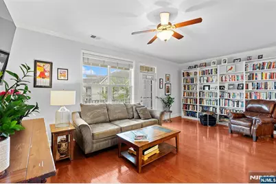 8 Cliff Road B3 #B3, Woodland Park, NJ 07424 - Photo 4