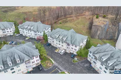 8 Cliff Road B3 #B3, Woodland Park, NJ 07424 - Photo 2