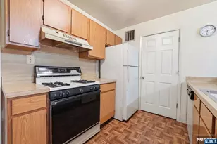 120 Carnegie Pl, Union Township, NJ 07088 - Photo 16