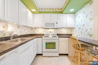 401 Dercole 111 #111, Norwood, NJ 07642 - Photo 14